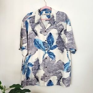 Tommy Bahama tropical floral print, 100% silk, chest pocket, Men's size XL